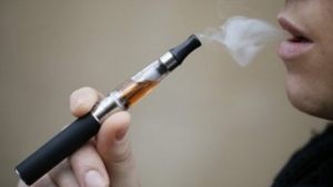 Ego Electronic Cigarette With 1 Liquite Can