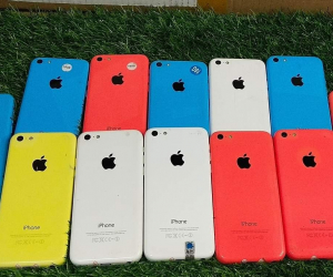 iphone 5C {32GB}