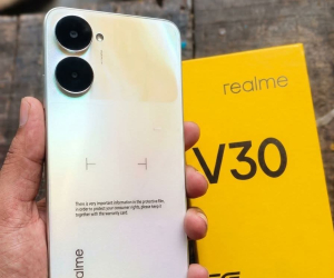Realme V30 5G | Stylish Look | Best Budget Smartphone Deal!