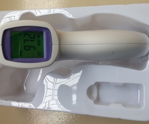 Digital Forehead Thermometer (Celsius & Fahrenheit)