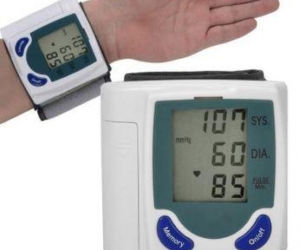 1.7 LCD Pulse Scanning Wrist Watch Blood Pressure MonitorWhite