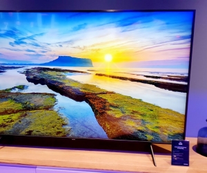 BRAND NEW 82 inch SAMSUNG Q60R 4K QLED  TV