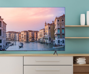 SAMSUNG 65 inch AU7700 CRYSTAL 4K VOICE CONTROL BEZELLES TV