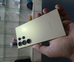 Samsung Galaxy S24 Ultra Clone Version