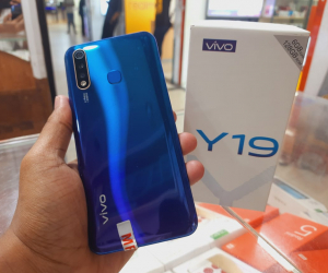 Vivo Y19 ( RAM/ROM 256) 