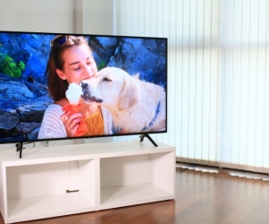 49 inch SAMSUNG Q60R VOICE CONTROL QLED 4K TV