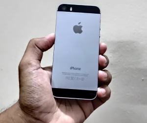 Apple iPhone 5S (32GB)